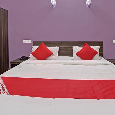 Oyo 48704 Rashi Farms Hotel Hubli Bagian luar foto