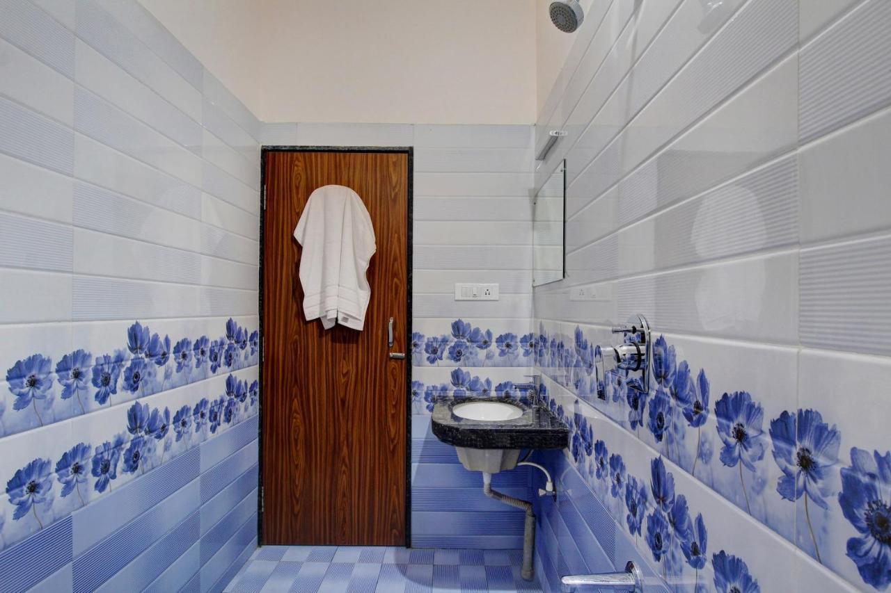 Oyo 48704 Rashi Farms Hotel Hubli Bagian luar foto