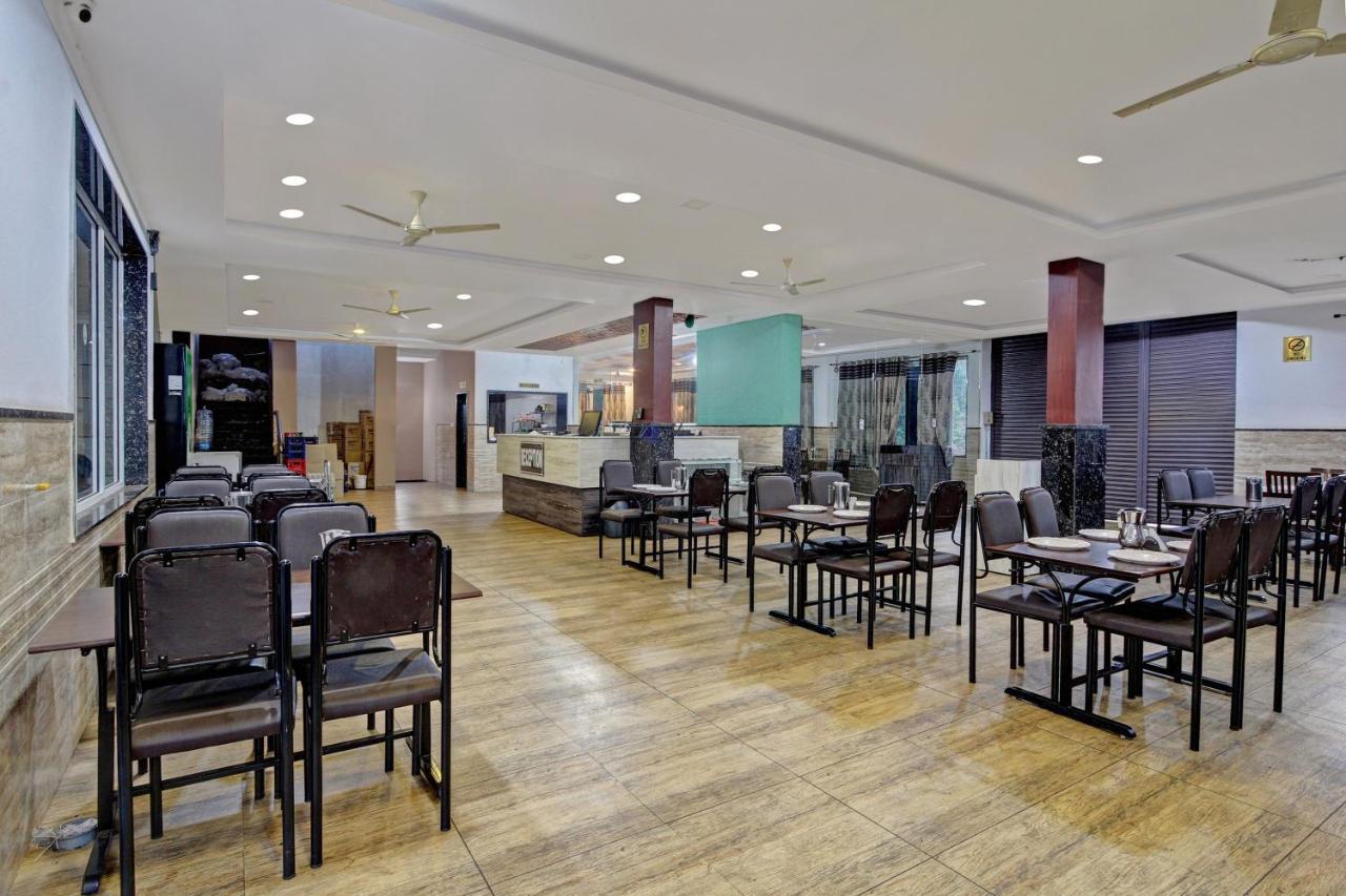 Oyo 48704 Rashi Farms Hotel Hubli Bagian luar foto