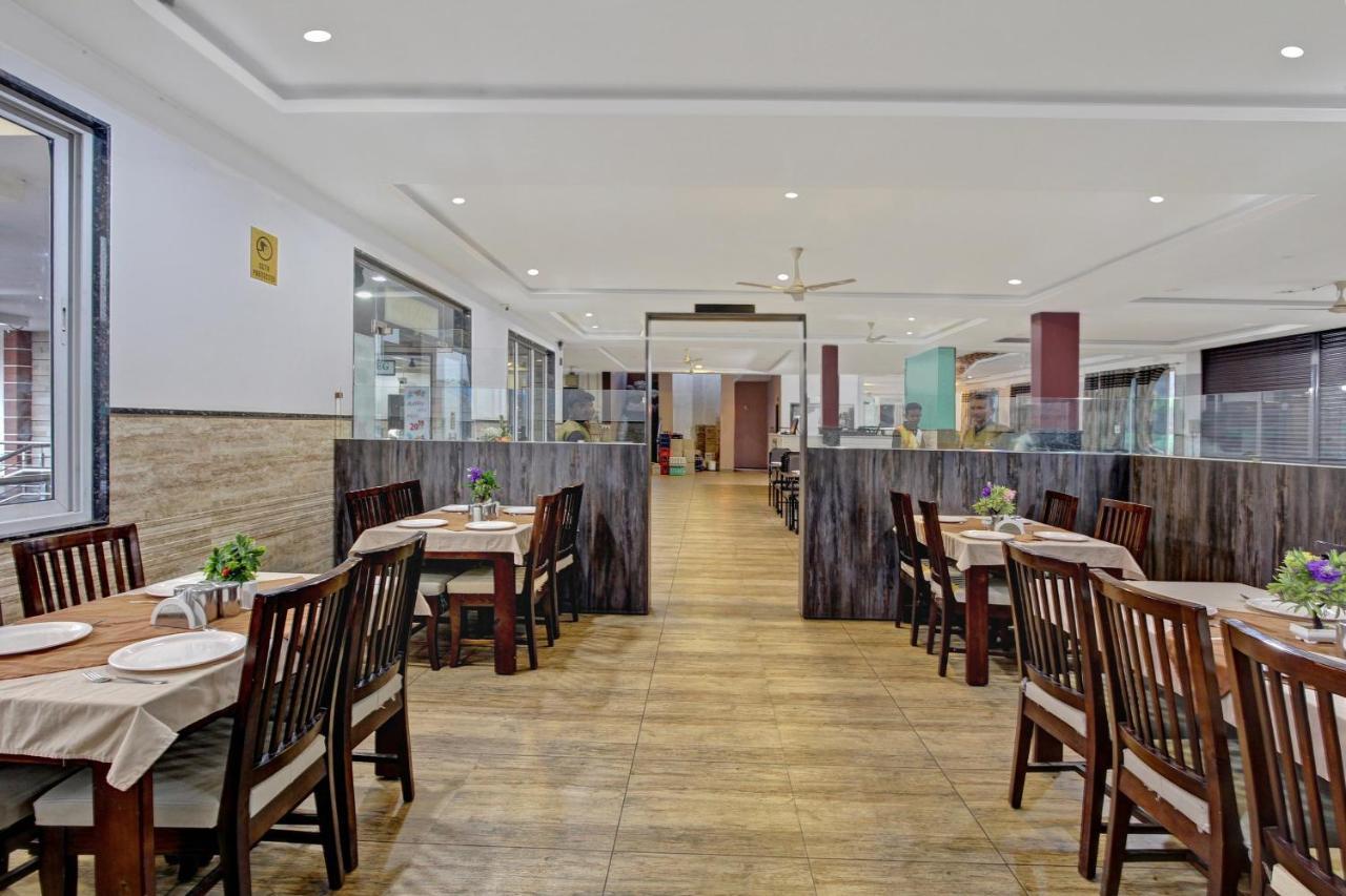 Oyo 48704 Rashi Farms Hotel Hubli Bagian luar foto
