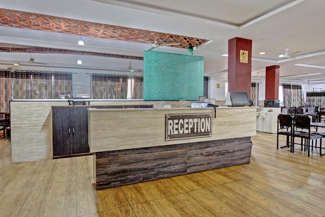 Oyo 48704 Rashi Farms Hotel Hubli Bagian luar foto